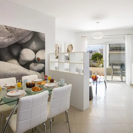 Apartment Sweet Breeze *